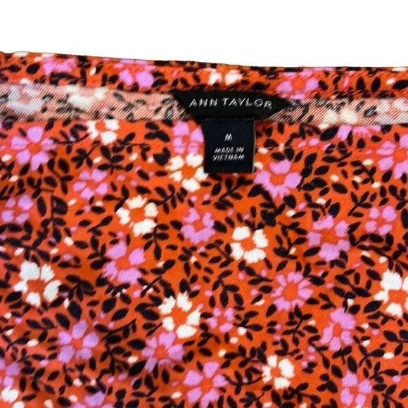 Ann Taylor elastic trim Blouse size medium - Picture 4 of 4